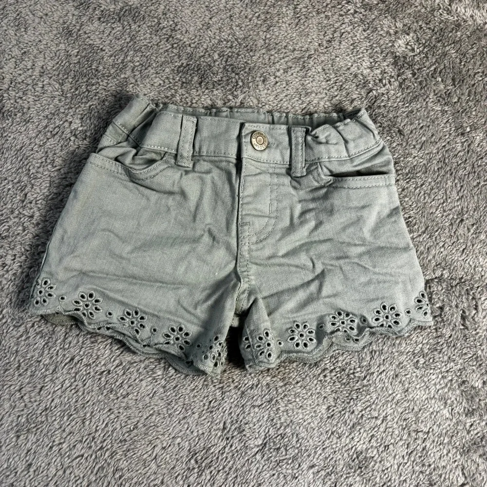 OshKosh B'gosh Toddler Girls Sage Green Eyelet Scalloped Hem Shorts 3T